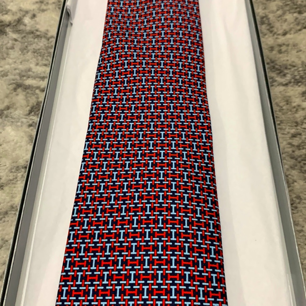 *SOLD*🔥🔥NWT Hermes Paris Red/ Blue H Tie - Picture 1 of 2